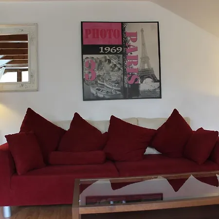 Ramersdorf Apartment *